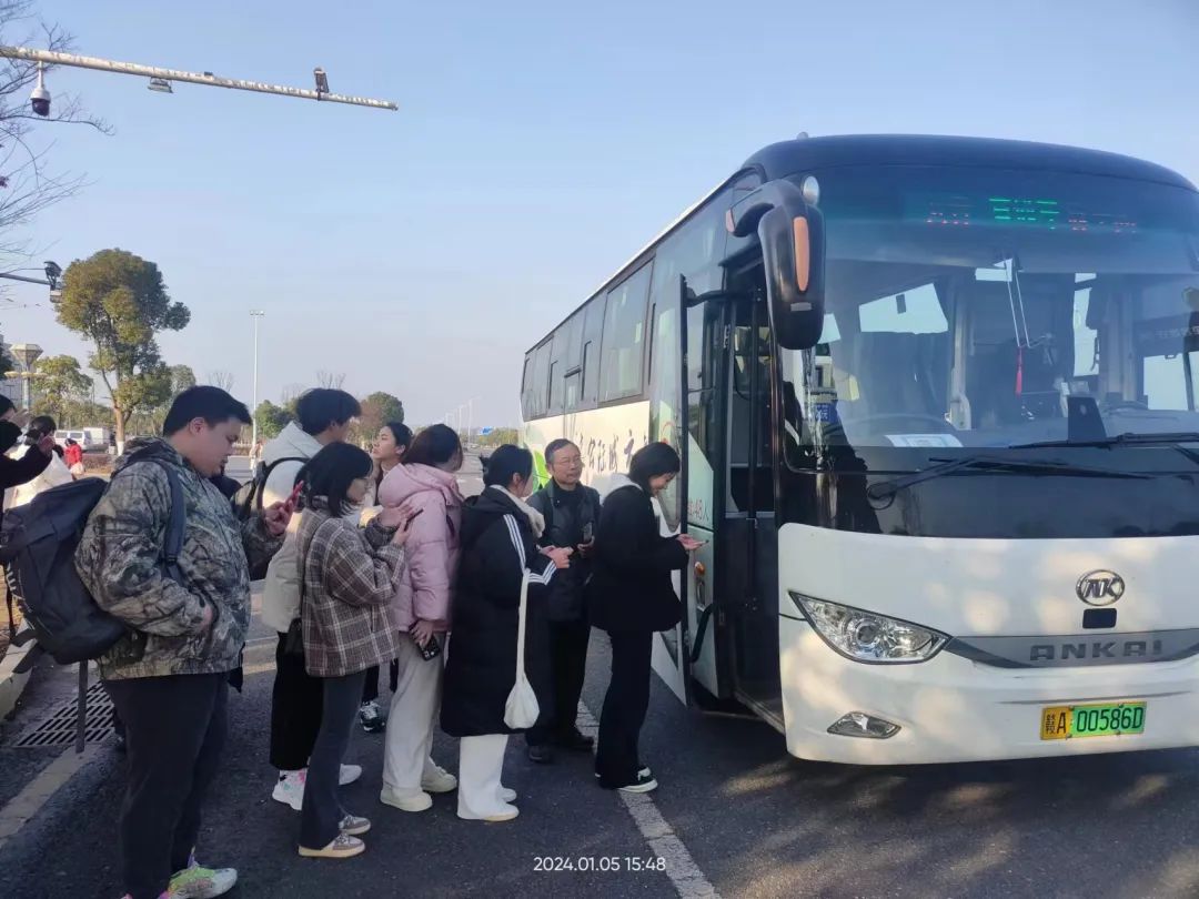 都市城際公交:共青至滕王閣景區(qū)直通車(chē)開(kāi)通啦!
