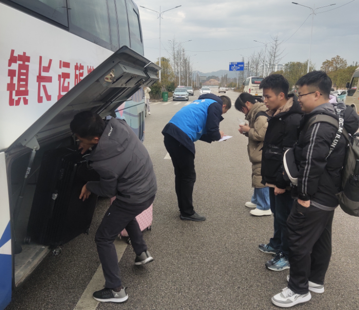 景德鎮(zhèn)長運:圓滿完成“校園直通車”首發(fā)運輸工作