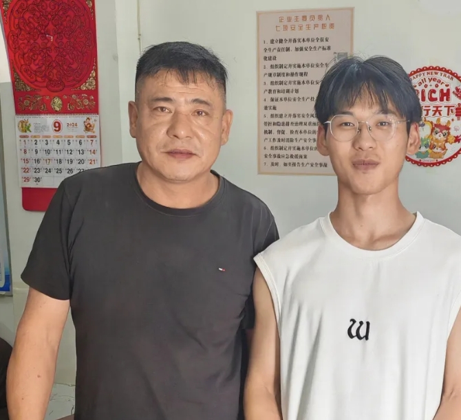 都市城際公交:開學(xué)之初 新生小張收到了最美的“禮物”